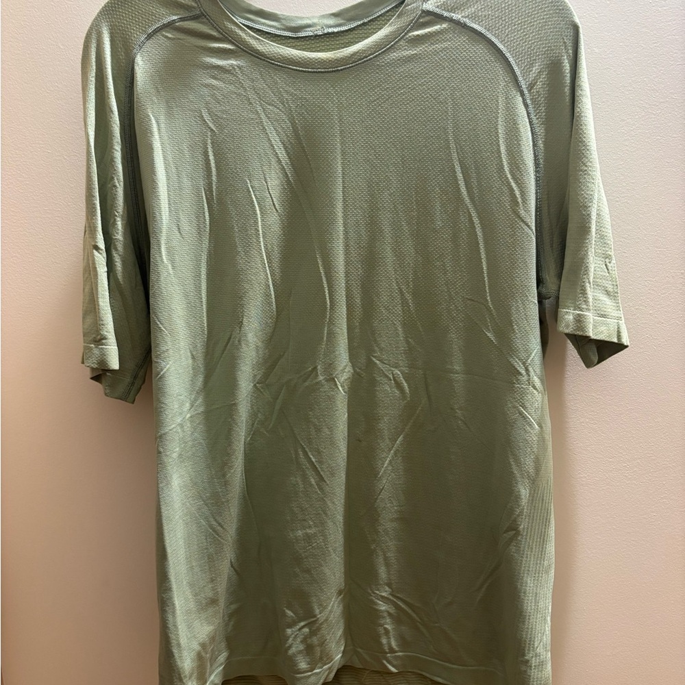 Lululemon Athletica Green Short Sleeve Workout Shirt 💪🏽